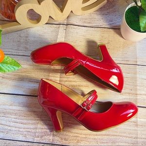 Small Flamenco pumps Vibrant Red